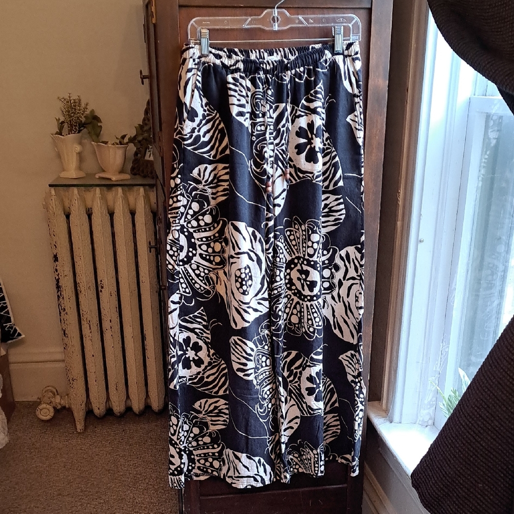 Christian Siriano New York Size Med Black And White Tropical Floral Pants